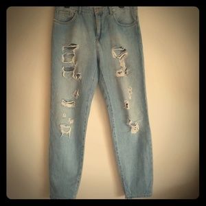 Destroyed jeans